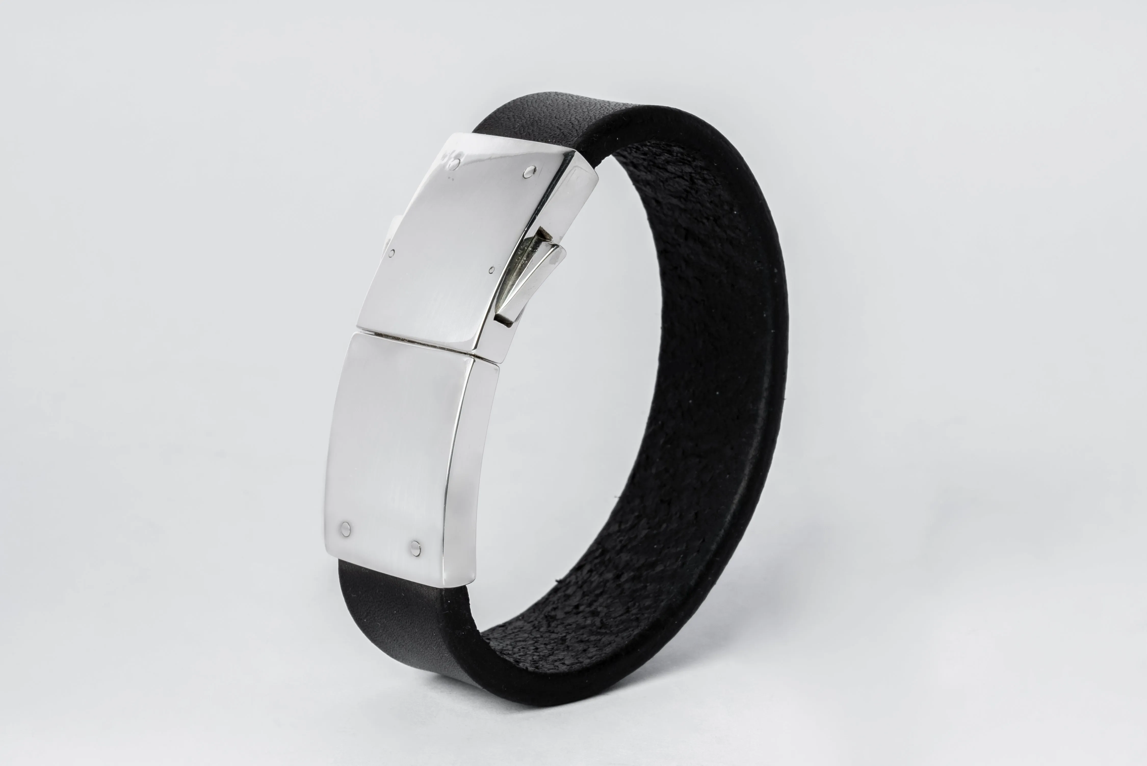 Box Lock Bracelet v2 (BLK PA)
