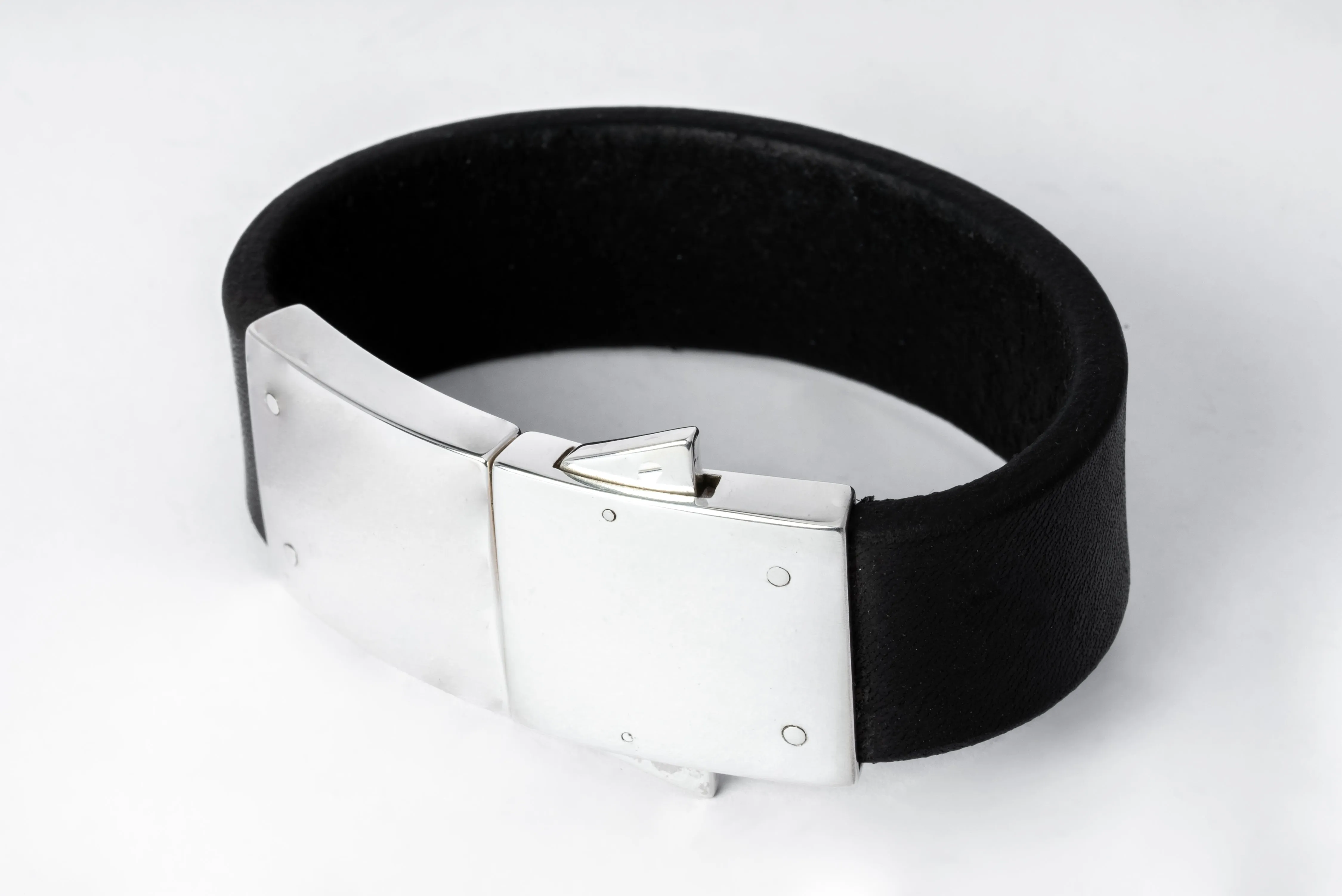 Box Lock Bracelet v2 (BLK PA)
