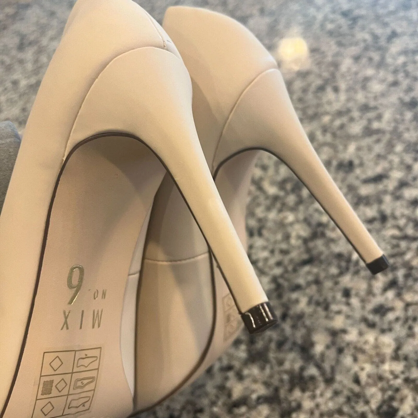 Mix No 6 Womens Sz 10 Classic Ivory White Pointed Toe Pumps Lill Drag