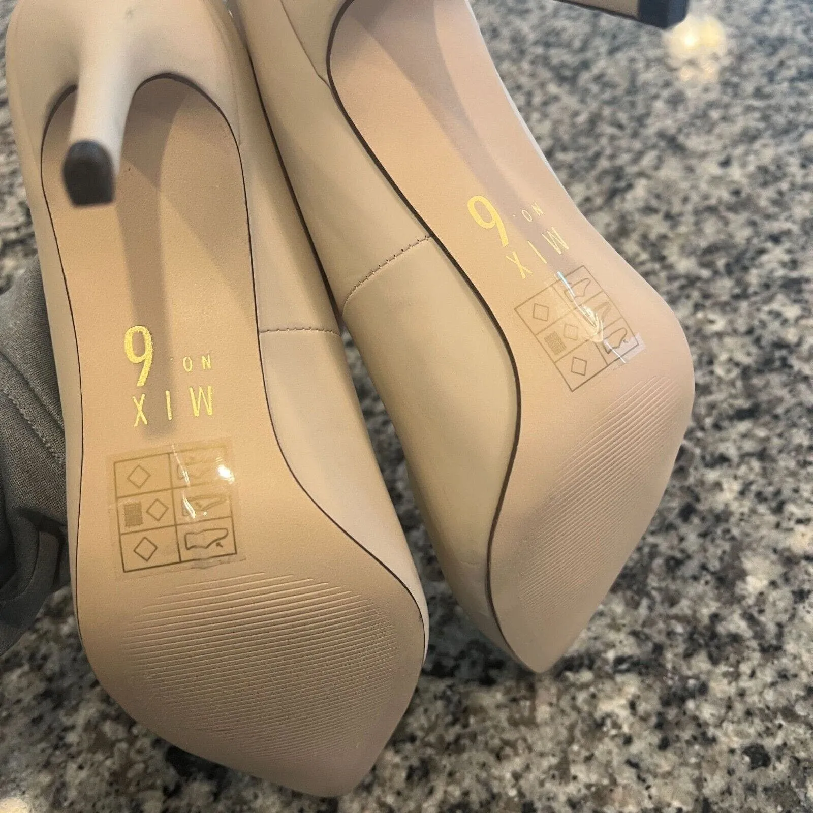 Mix No 6 Womens Sz 10 Classic Ivory White Pointed Toe Pumps Lill Drag