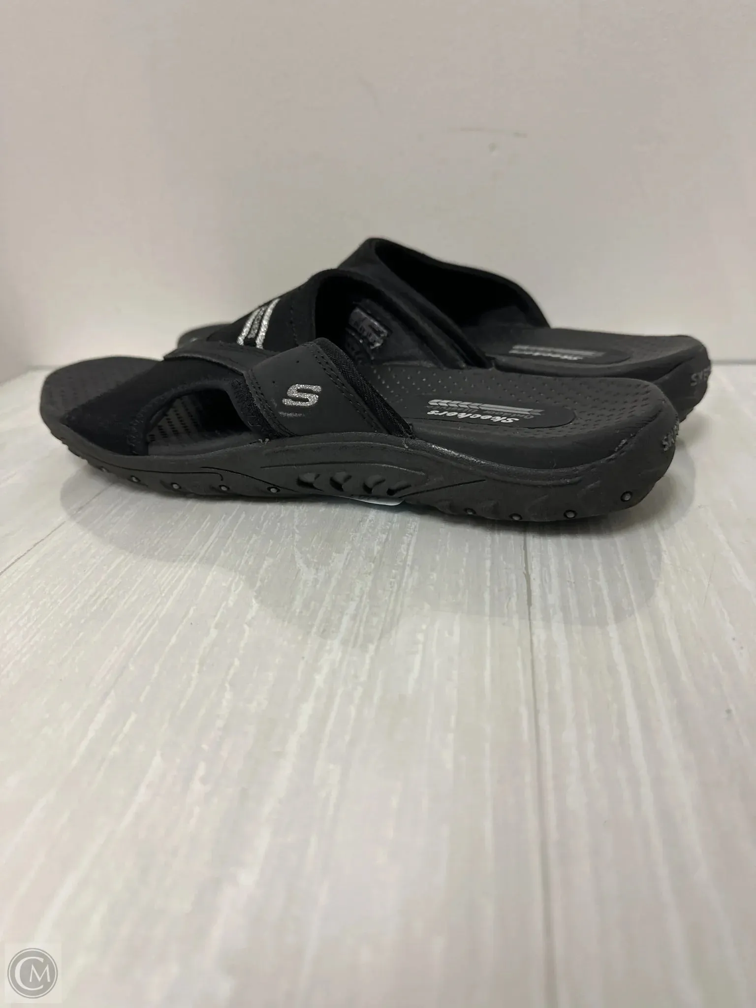 Sandals Flats By Skechers In Black, Size: 10
